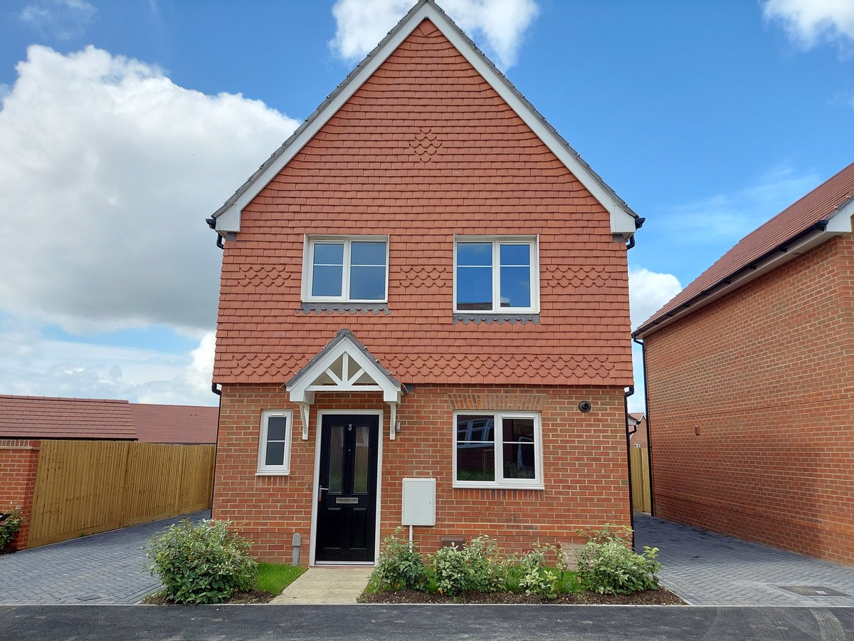 Claire Swaffield tweet media