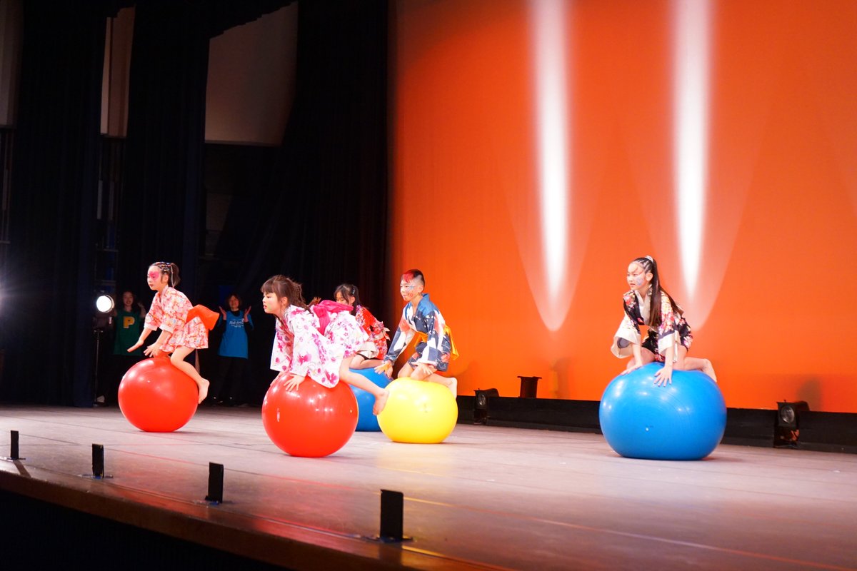 kidsgarden_fs's tweet photo. 🎵舞台　#キッズダンス　#バランスボール

2024,3,20水曜日　祝日
第30回キッズガーデン武蔵小杉教室発表会
川崎市民プラザ　ふるさと劇場

🎧 #TheSliders 🎤 #吉川晃司  💃#lamune

#企業公式相互フォロー #川崎市 #武蔵小杉 #ロッキン #WEARE #ダンススクール #ダンス教室 #ダンススタジオ #特設サイト #設営完了 #スポーツクラブ #法政通り #ブレーメン通り #ダンス動画

体験見学の申込＆問い合わせ
https://t.co/RLOC3cX7ot