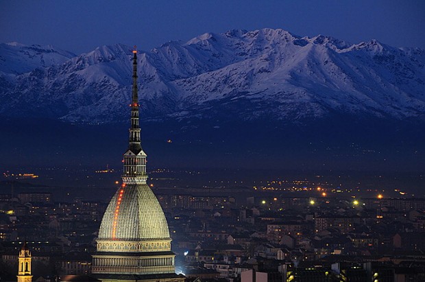 Torino. #VoltaDelCielo #NotturniDiCittà su #VentagliDiParole ©️ Fabrizio Zanelli