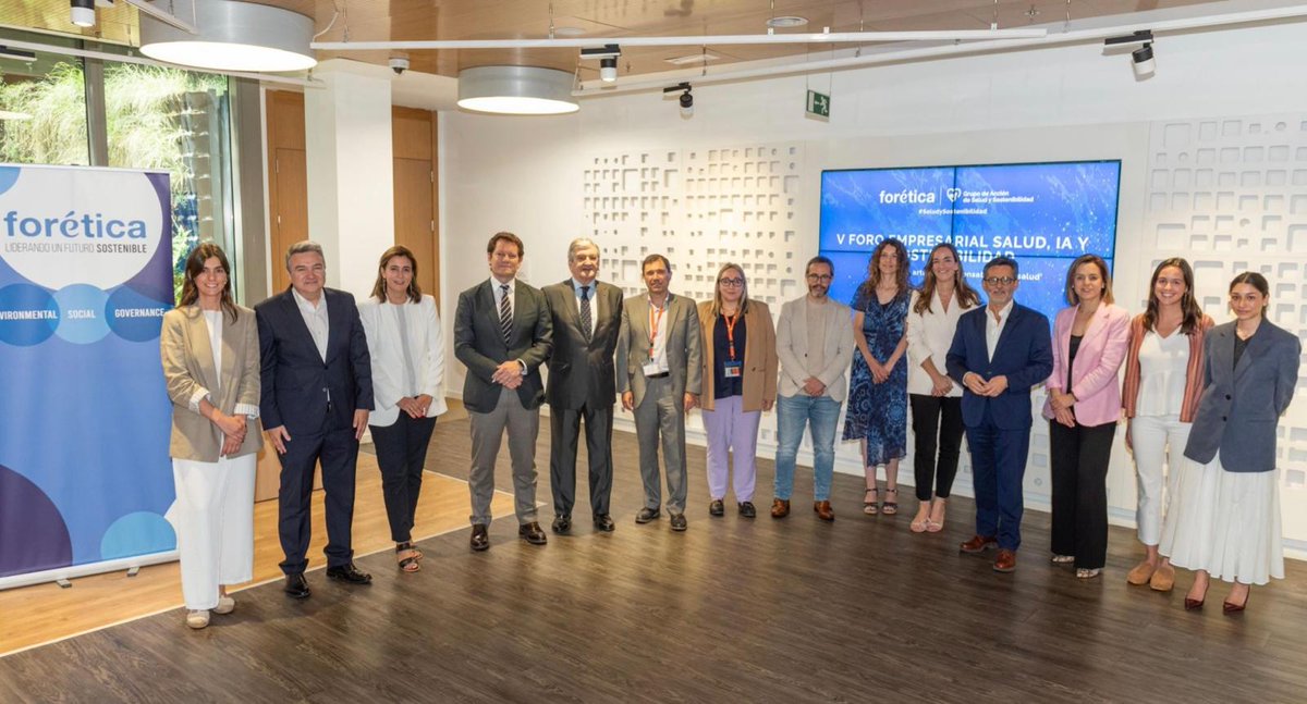 Chiesi_es's tweet photo. Participamos en el V Foro Empresarial 'Salud, Inteligencia Artificial y Sostenibilidad' de @foretica, como parte del Grupo de Acción #SaludySostenibilidad. 
Nuestra Gerente de Tecnología, María José Bueno, reflexiona sobre el potencial de la #IA para transformar el sector #salud. https://t.co/KEGQXJ90Bz