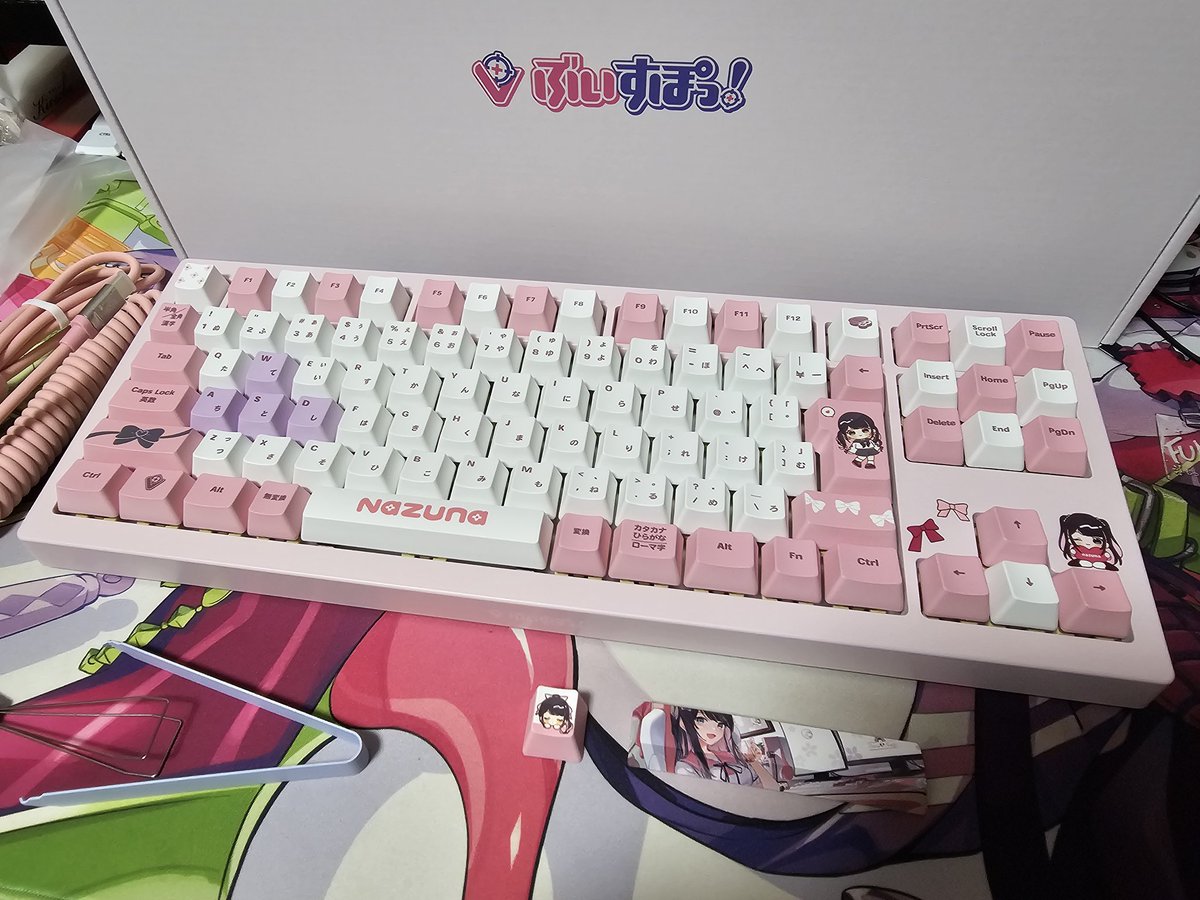 Rkyo_kyokai98's tweet image. ぶいすぽキーボード届いた🎁

最推しのなずちゃん✨

可愛くてまじで最高- ̗̀ ෆ( ˶&apos;ᵕ&apos;˶)ෆ ̖́-🩵🩶🩷

一生大事にする‼️

 #花芽なずな 
 #ぶいすぽ
 #VSPOGEAR