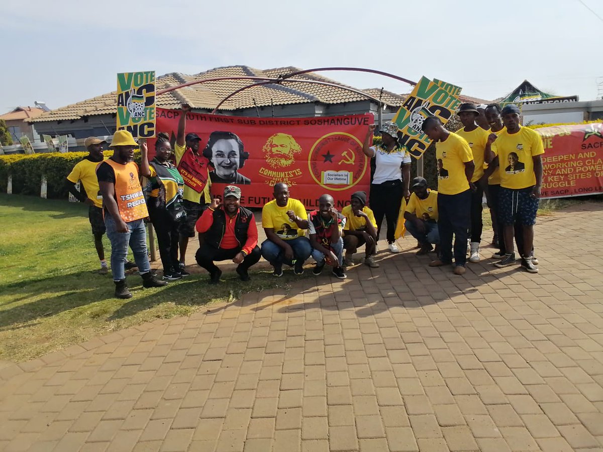 JacobMamaboloSA's tweet photo. The SACP #RedBrigades members and YCLSA Ruth First Brigade are embanking on massive mobilisation at Ruth First Sub-district, Soshanguve Tshwane.
#IAmVotingANC
#LetsDoMoreTogether
🖤💚💛 https://t.co/fxo9IiZDlx