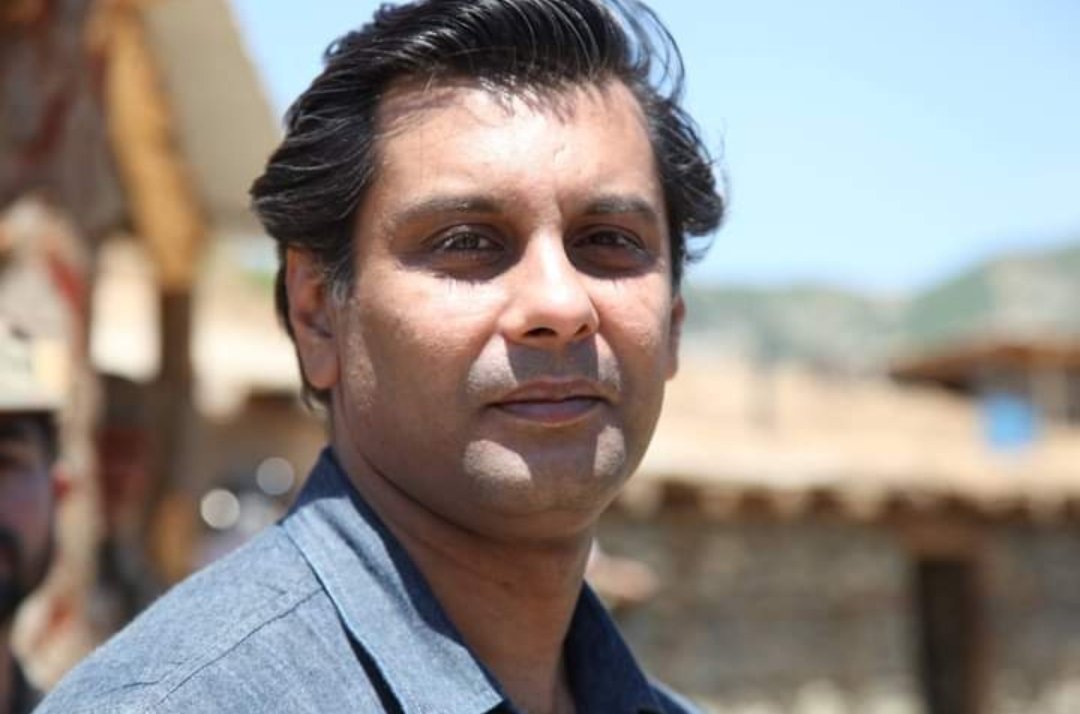 ali_usmans's tweet photo. Day 584 without Arshad Sharif 
Day 584 without Justice 
تیری دوستی میں ہم دیوانے ہو گئے تجھے اپنا بناتے بناتے خود سے بیگانے ہو گئے پُکار لے پیار سے ایک بار میرے دوست تیری آواز سنے زمانے ہو گئے۔
#ArshadSharifShaheed 
#JusticeForArshadSharif https://t.co/UFXrOr8YBZ