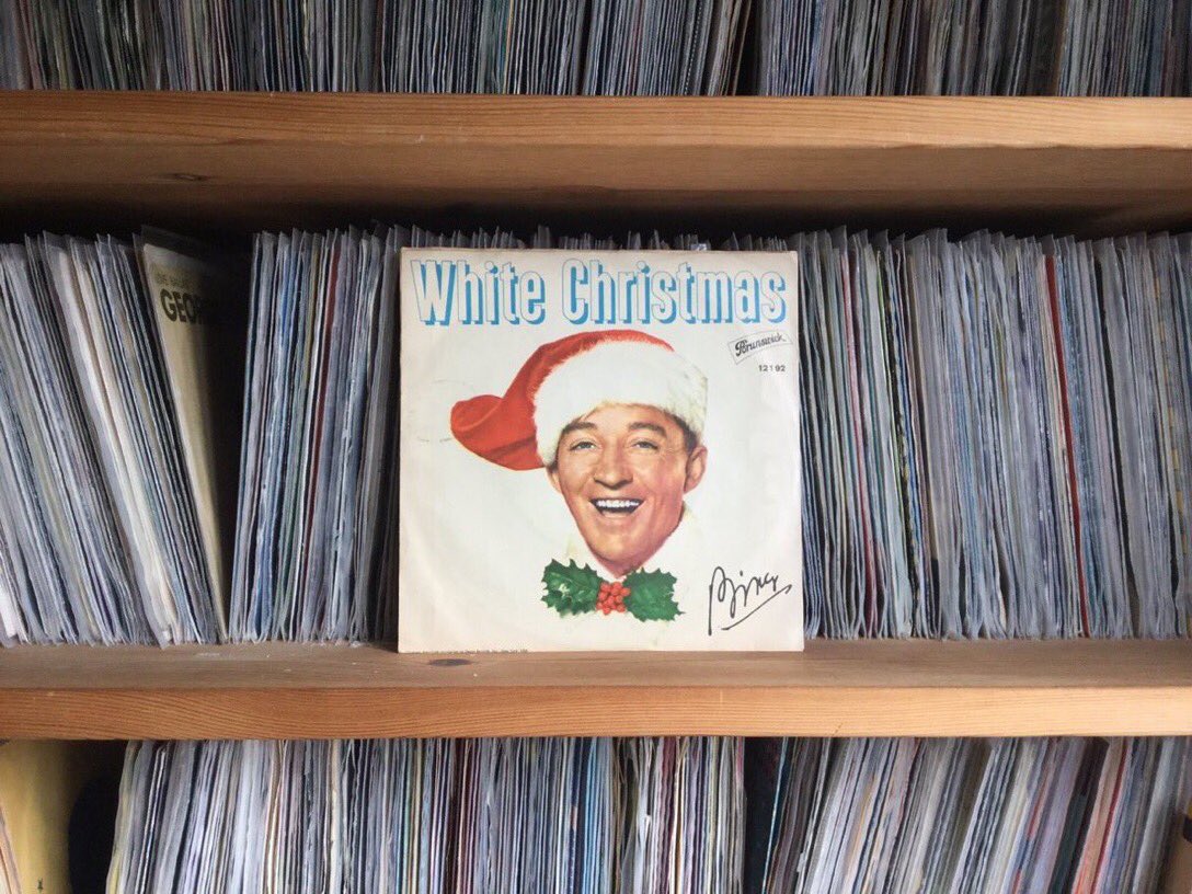 Op vrijdag 29 mei 1942 nam Bing Crosby in Los Angeles met het orkest van John Scott Trotter en The Ken Darby Singers, het nummer ‘White Christmas’ van Irving Berlin op. Dit nummer, uit de soundtrack van de film ‘Holiday Inn’, werd een evergreen. #OnThisDate
