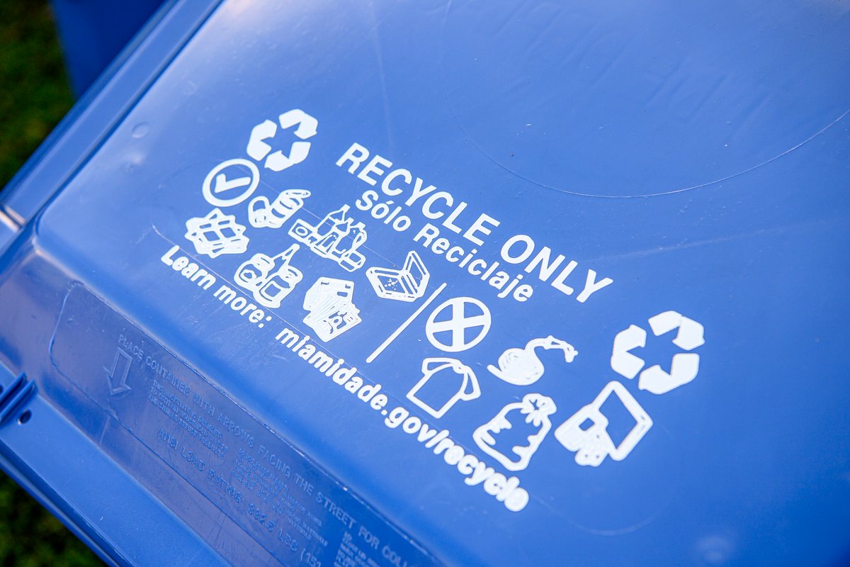 Bottles, cans, paper, cartons, and cardboard go in your blue recycling cart. Start making a difference by recycling correctly at home. To learn more about what’s acceptable in your blue recycling cart, visit the link in our bio. #RecycleRight