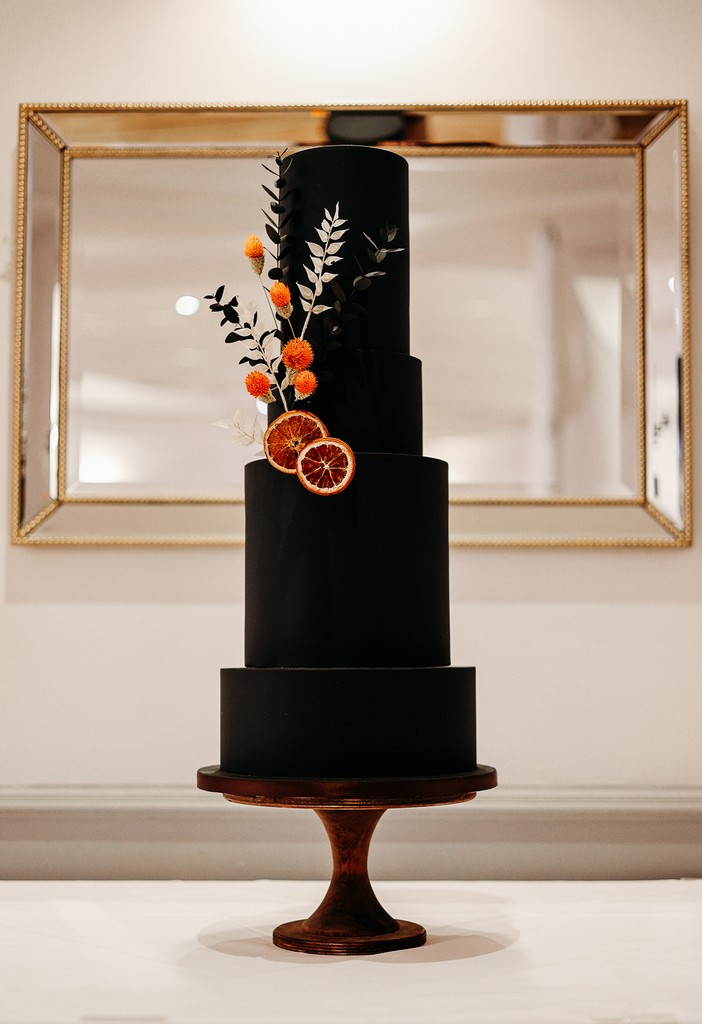 HacknessHotel's tweet image. A cake that looks too good to eat! 🧁

Venue: @hacknessgrange
Dresses: @bridalrelovedscarborough
Decor: @wowweddingsevents
Hair: @caralouiseweddinghair
Makeup: @carla_ritchie_mua_and_beauty
Photographer: @marwahabaoui.photography
Cake: @ginillacakedesign
.  .  .