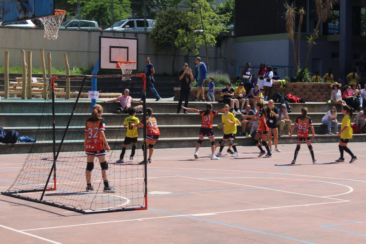 🏆 VIII Edición Torneo Escolar 🧒🏻👧🏻

Adjuntamos enlace 📸 con algunos de los momentos de nuestro torneo 🤾‍♀️ 🤾‍♂️🎨🎯🥪🥤, realizado el pasado sábado 25 de Mayo 🗓️ en la Ikastola Urretxindorra📍

👀⤵️
drive.google.com/drive/folders/…

¡ESKERRIK ASKO!
A todos los participantes
Y voluntarios 💛