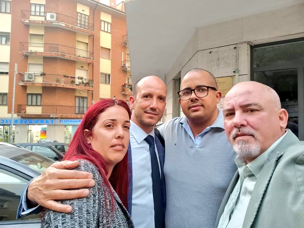 HFP_matanzas's tweet photo. 🇨🇺🇮🇹 #CubaCoopera Misión Médica Cubana en Italia. La Dra Greysi Hernández Román, Especialista en Neurocirugía y al Dr José Alex Santana Tápanes, Especialista en Cirugía General en el  Hospital de Renato Dulbecco en la Provincia de Catanzaro... #cubaitalia https://t.co/t14yQSNWTm