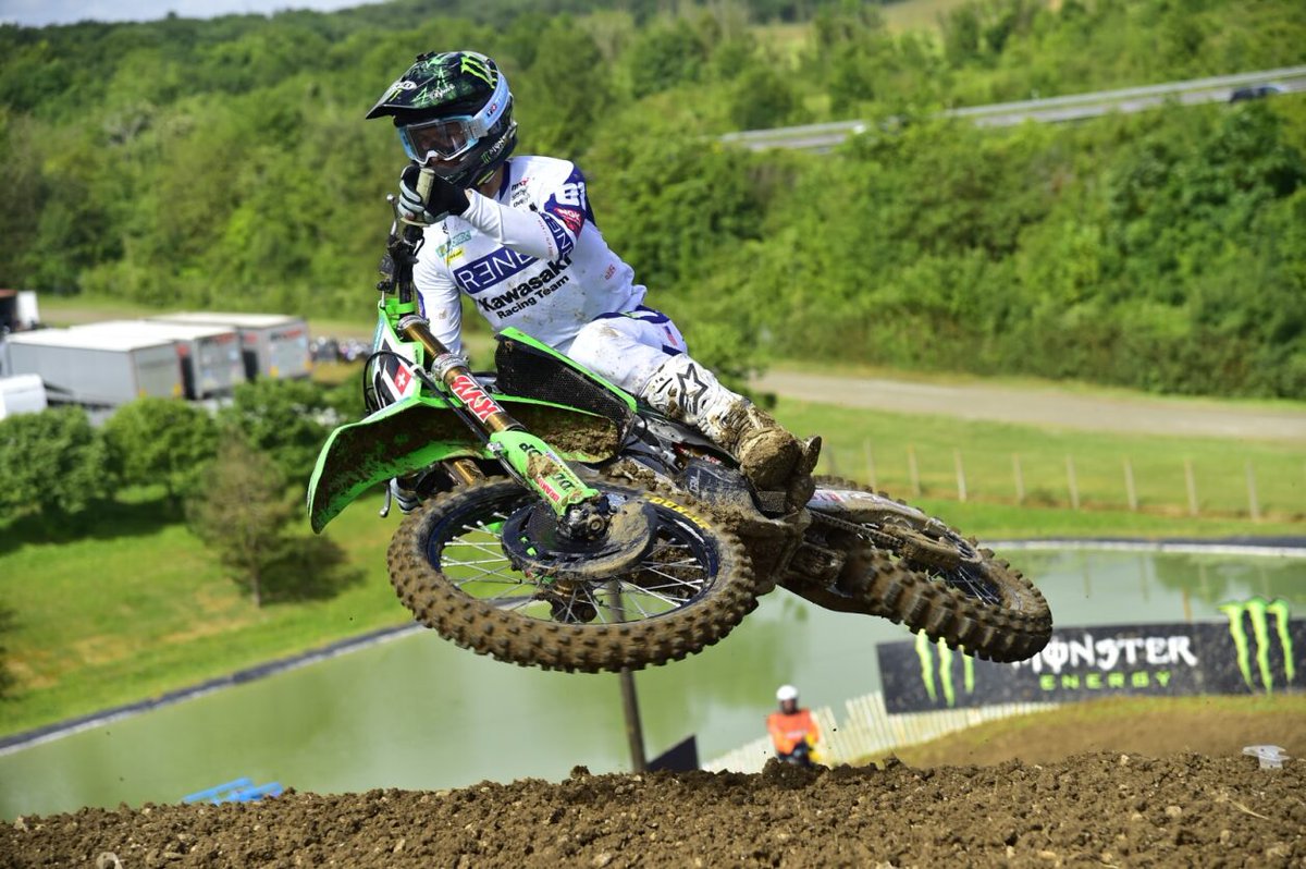 #WhipItWednesday on the top of the hill at Saint-Jean 🤩

#MXGP #Motocross #MX #Motorsport