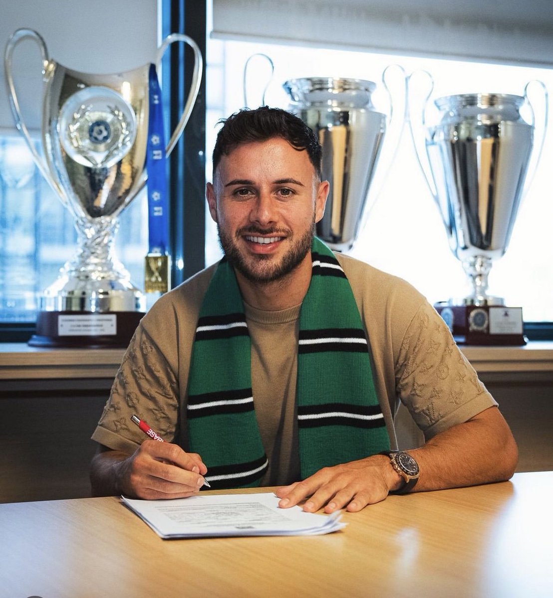 George Baldock officially signs for Panaththinaikos.

Good luck, George 😭