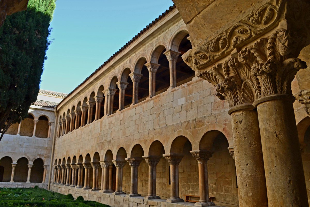 ¿No creéis que este lugar debería ser declarado patrimonio mundial por la Unesco? Quizás soy exagerado....
Monasterio de Santo Domingo de Silos #Burgos #CastillayLeón 
@patrimoniojcyl @CyLEsVida