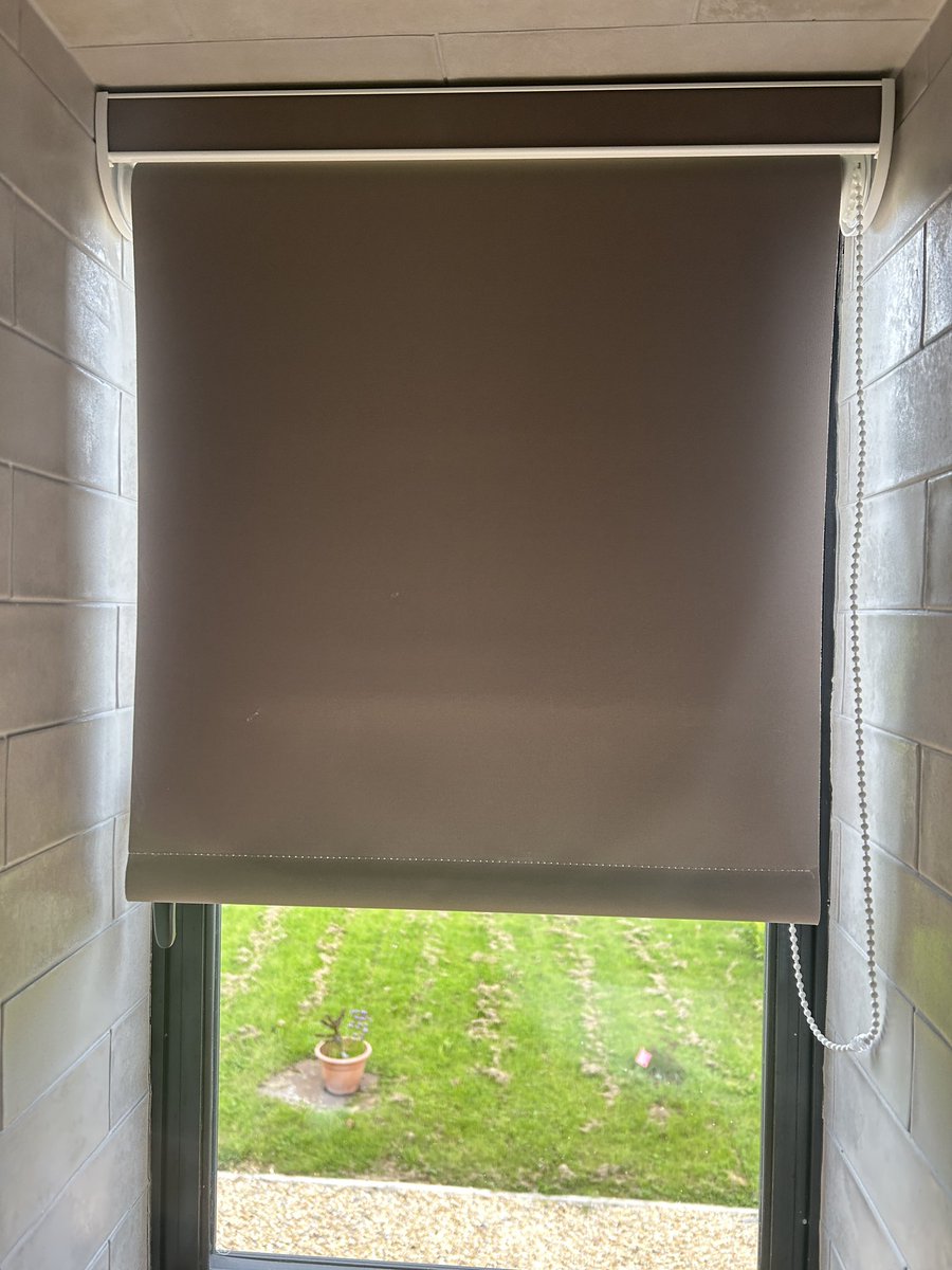 dahmski's tweet photo. @hillarysblinds The worst company I've ever dealt with. Ordered some plain white blinds. They turn up DARK BROWN - they swear they are white. Ffs. Fitter wrote down wrong code and ITS OUR FAULT according to @hillarysblinds Also removed existing blinds that should have stayed 🤦‍♀️ https://t.co/29HGtE1H9e