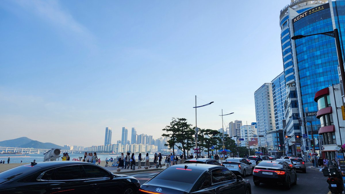 snsd0530's tweet photo. 今回の渡韓では
結構いい写真が撮れました（7）

広安里ビーチを流れる車 https://t.co/ICpY3IcDgO