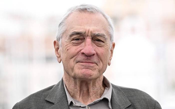 simonateba's tweet photo. JUST IN: Trump mocks “Wacko” Robert De Niro, writes, “I never knew how small, both mentally and physically, Wacko Former Actor Robert De Niro was. Today, De Niro, who suffers from an incurable case of TRUMP DERANGEMENT SYNDROME, commonly known in the medical community as TDS, was met, outside the Courthouse, with a force far greater than the Radical Left - MAGA. Robert, whose movies, artistry, and brand have gone WAY DOWN IN VALUE since he entered the political arena at the request of Crooked Joe Biden, looked so pathetic and sad out there. Where have you gone Joe DiMaggio!!!”