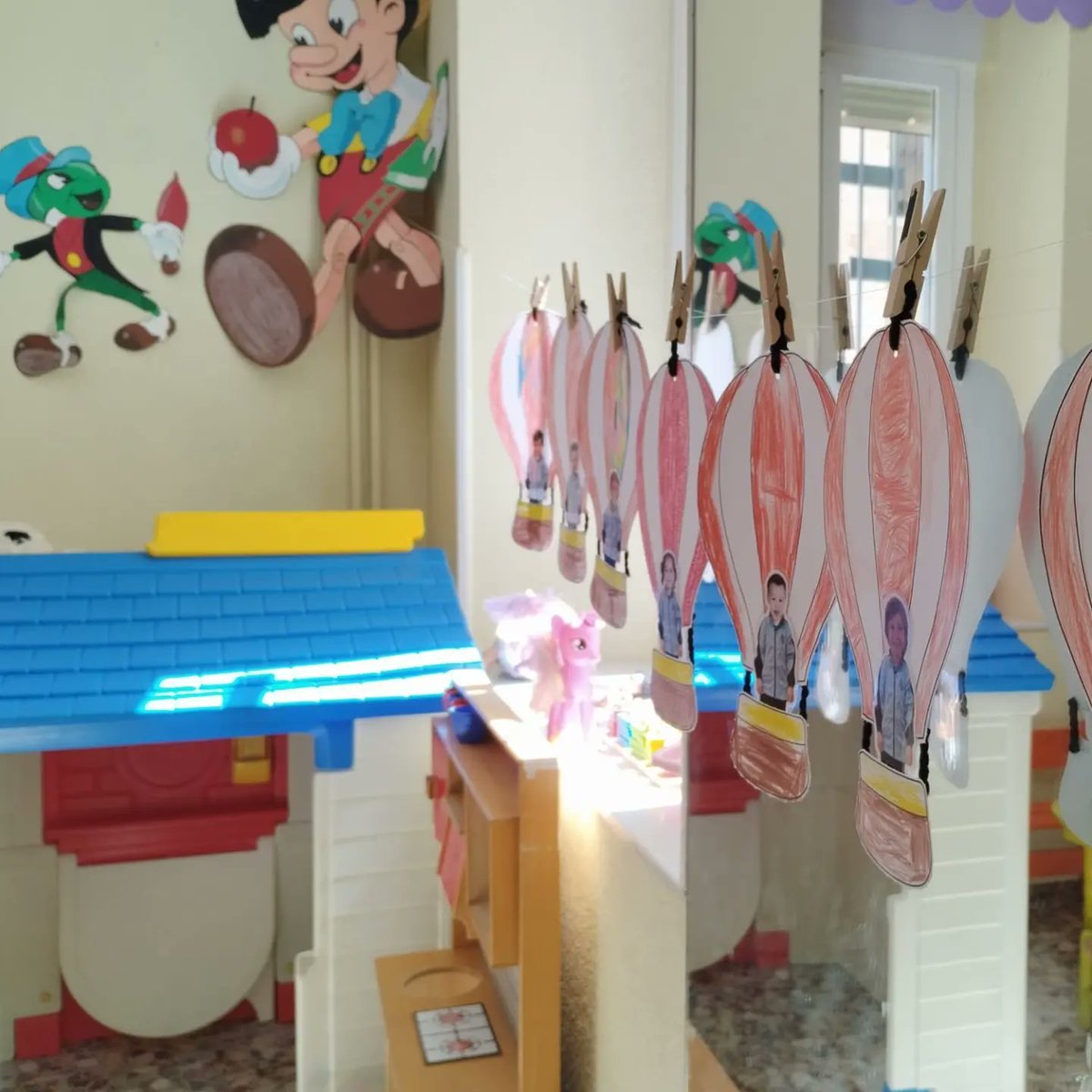 MilagrosaZamora's tweet photo. ¡En Infantil, nos gusta tanto el cole, que aquí, el tiempo y el curso pasan  volando! 😀

#MilagrosaZamora #ColegiosHHCC https://t.co/oj9lWFE0vl
