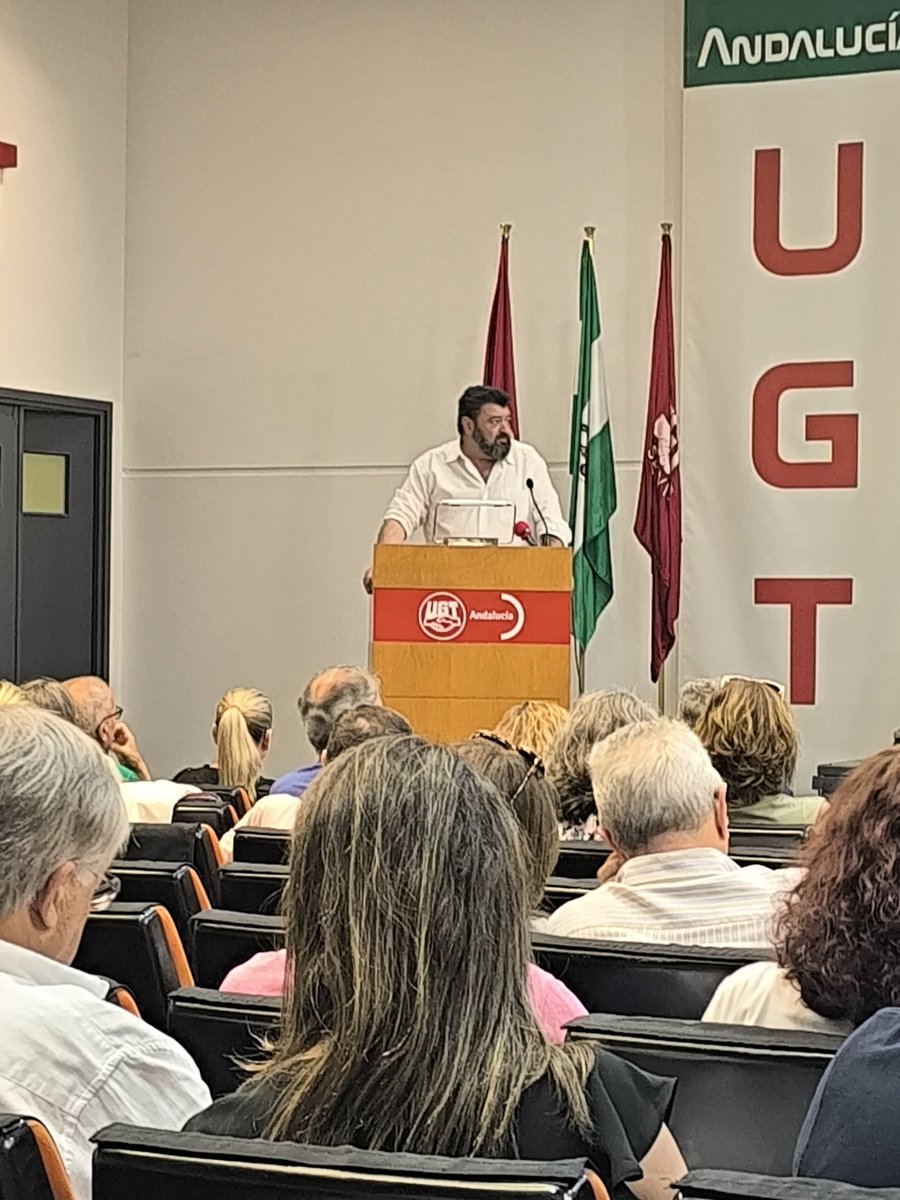 El presidente de la mesa del #VIComite y secretario general de @UGTCordoba cierra el turno de palabras alertando del aumento de la pobreza de las familias andaluzas por el aumento de los precios y la subida de las hipotecas #UGTEsencial