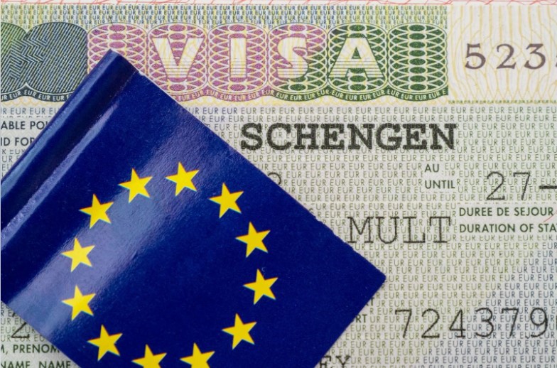 SCHENGEN VİZESİNE BÜYÜK KOLAYLIK GELİYOR!

kayserianadoluhaber.com.tr/schengen-vizes…

#schengenvize #avrupabirliği #vizeprosedürleri