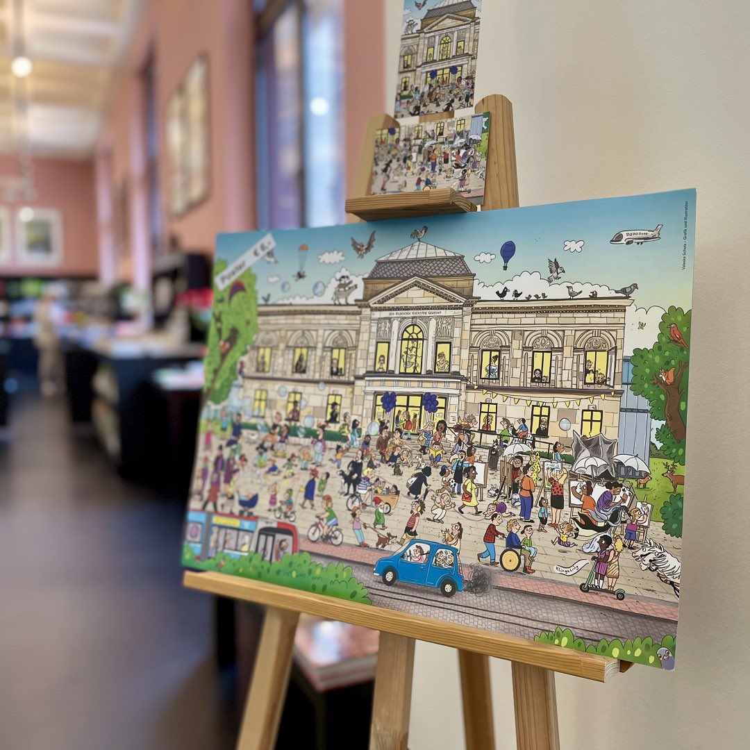 Ab sofort bei uns im Museumsshop: Die Kunsthalle Bremen als Wimmelbild.
👉 als Postkarten je 1,30€
👉 als DIN A2-Poster 6€
#Museum #Shop