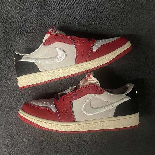 fullress's tweet photo. Trophy Room × NIKE AIR JORDAN 1 LOW SP (トロフィールーム ナイキ エア ジョーダン 1 ロー SP)
“Sail/Black/Vrsity Red” [FN0432-100]

・1000足限定

https://t.co/3sPE0cUtyR
shane_fk https://t.co/fFOsyk9Abs