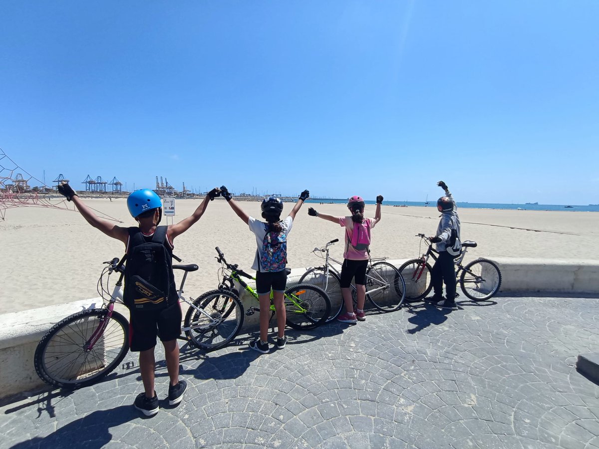 soterranya's tweet image. Soterranya col·labora amb l'escoles.
Passat divendres, #BicisPerATotes va prestar 5 bicis al CEIP Forn d'Alcedo de #València per facilitar la participació de tot l'alumnat a una activitat escolar
Treballem sense descans pel món amable, inclusiu i sostenible q tothom ens mereixem