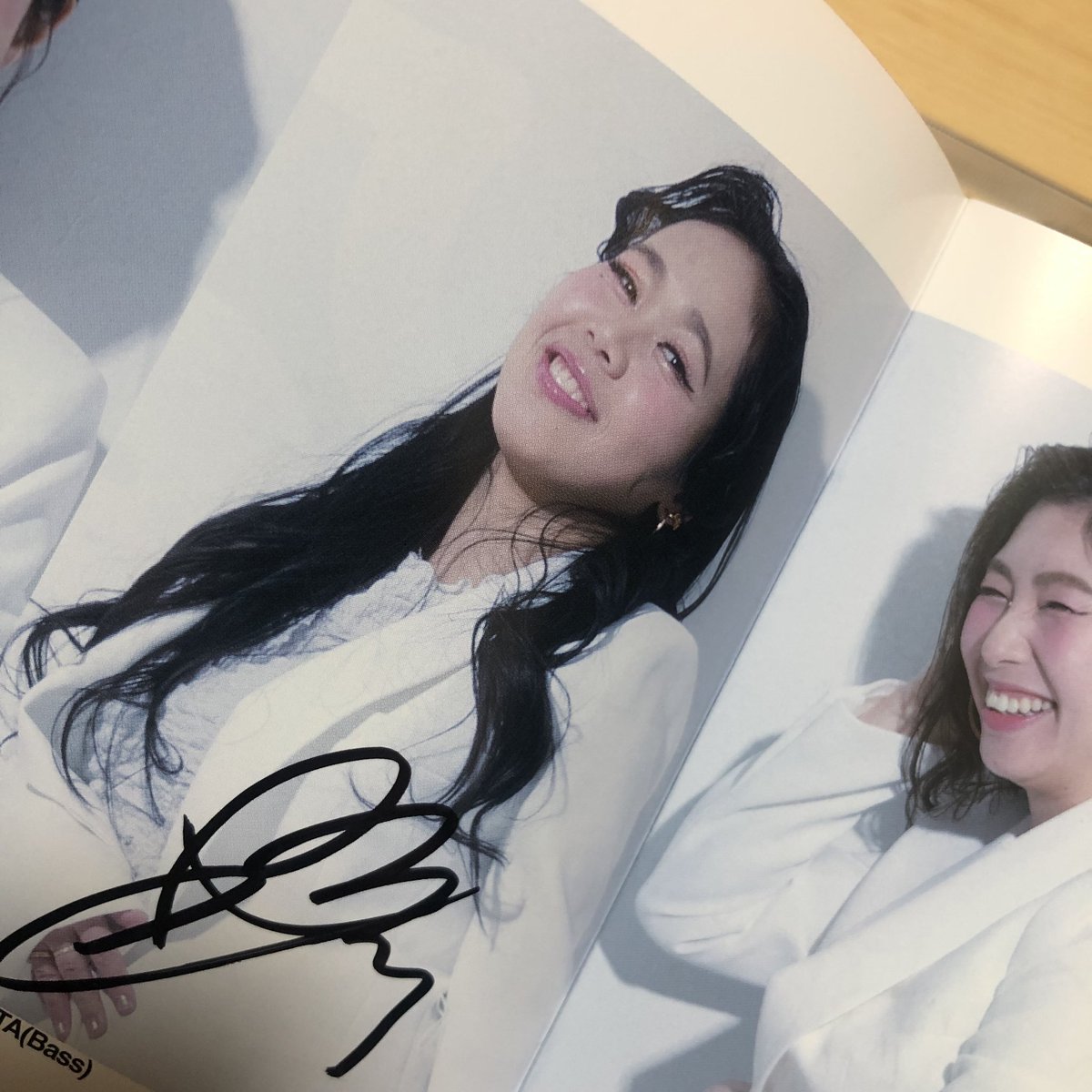 bonsai117's tweet image. 実は、THE JAZZ AVENGERS
アルバム「8 STEPS」発売記念サイン会JUNAさんの応援行ってました。#JUNA #THEJAZZAVENGERS  #8STEPS