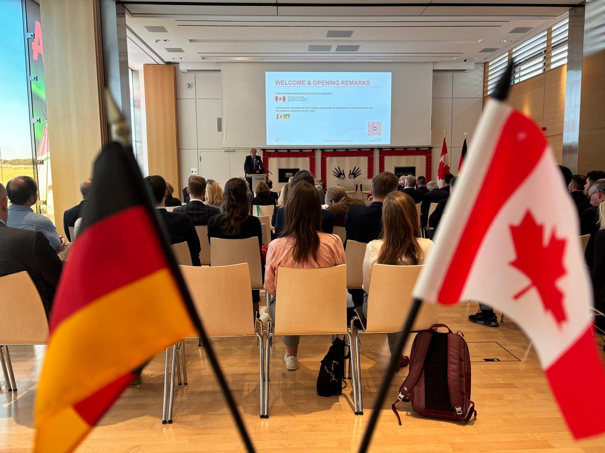 CanEmbGermany's tweet photo. Insightful discussions on global #supplychains took place yesterday at the Forum @ Kanada Haus, a highlight of the Embassy's close cooperation with @DKGonline. 
A big thanks to all the panelists and participants for their engaging contributions! 
#trade #sustainabledevelopment https://t.co/cEvI2ghJIk