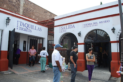#Repost #polifaceticcurator

«Visitar museos públicos, del derecho al repago» adgallinasalbas.blogspot.com/2019/11/visita…