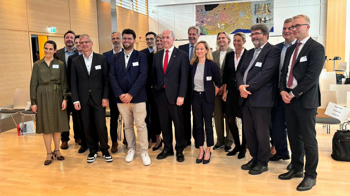 Aufschlussreiche Diskussionen über globale #Lieferketten gestern beim Forum @ Kanada Haus, ein Höhepunkt der engen Zusammenarbeit der Botschaft mit <a href="/DKGonline/">DKG e.V.</a>. Ein großes Dankeschön an alle Podiumsgäste &amp; Teilnehmer für ihre spannenden Beiträge! #Handel #NachhaltigeEntwicklung