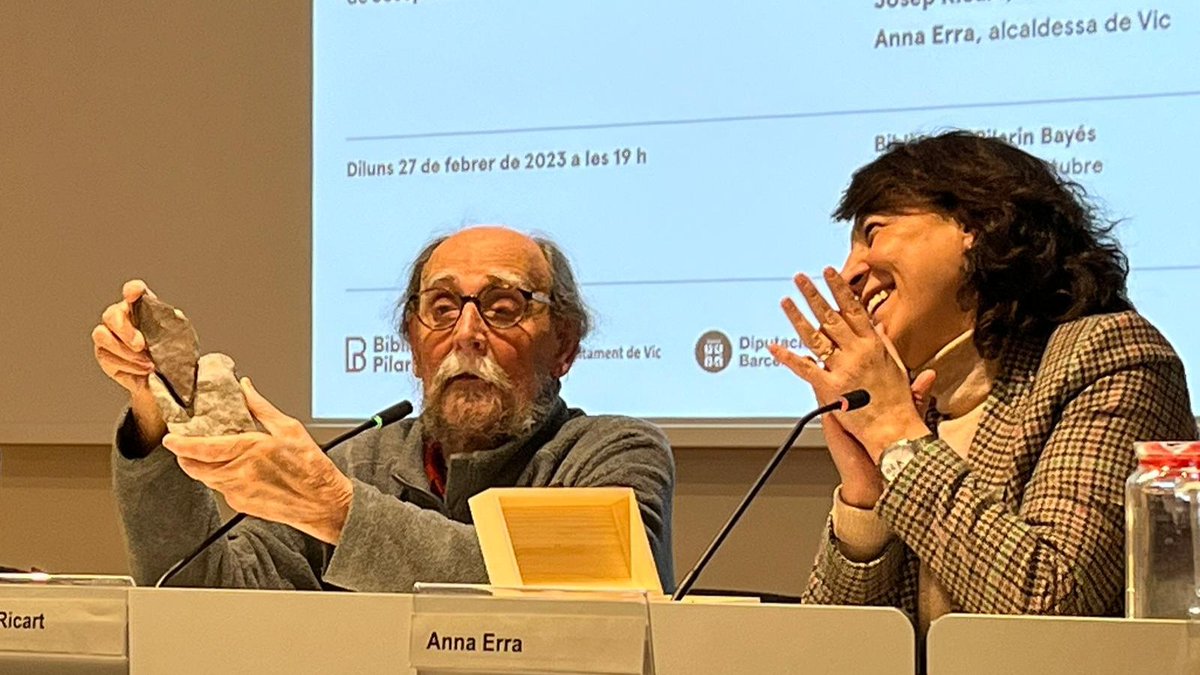 ⚫Lamentem profundament la pèrdua de Josep Ricart i Rial, artista i professor osonenc. El recordarem com a gran artista i gran persona, un dels grans escultors catalans de les últimes dècades, amb una empremta inesborrable en la cultura catalana i internacional. 

Precisament,