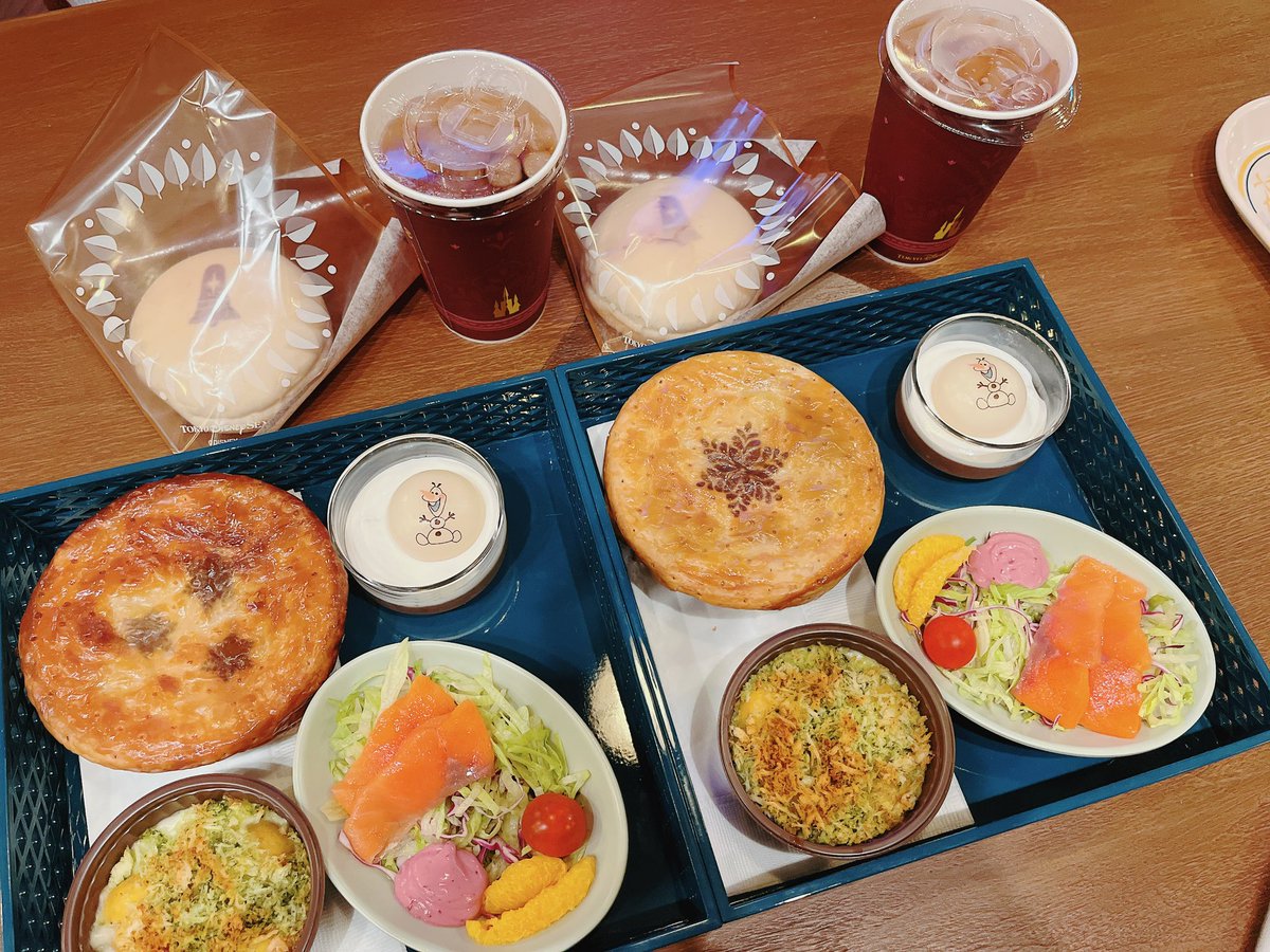 p_mipu's tweet photo. ファンタジースプリングスの3つのレストランも全て制覇できたんだよね🍽️
2年半ぶりに行ったのかな？もう浦島太郎状態で何も分かってなかったんだけど、アトラクもレストランも妹が予約頑張ってくれた😭 https://t.co/7cK91KOjyY