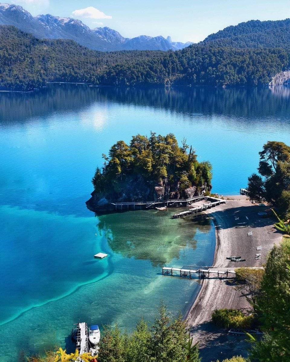 Puerto Arauco, Villa La Angostura.
Conocen este maravilloso lugar lugar? Los leemos