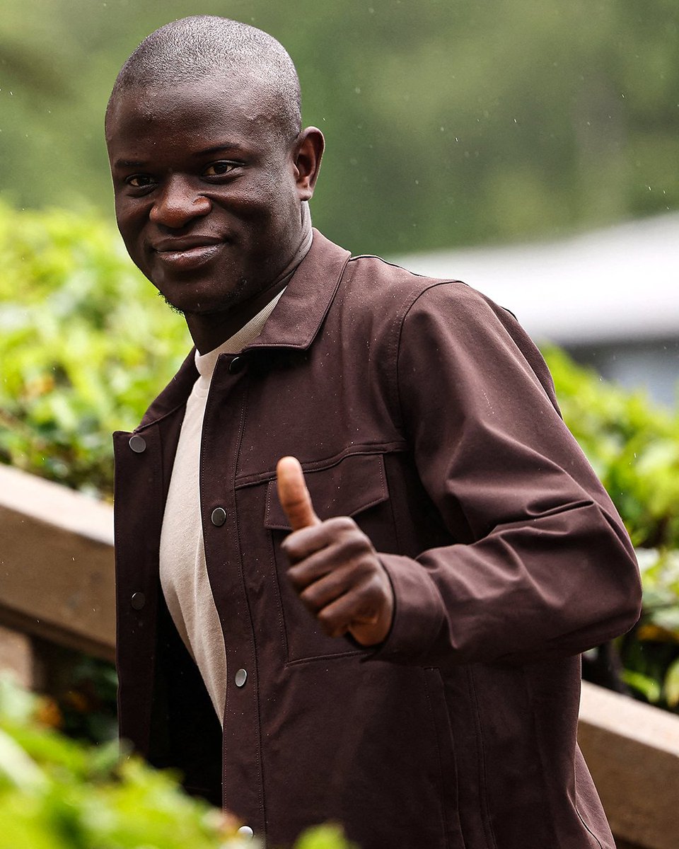 N'Golo Kante is back with the France national team for the first time in two years 👋🇫🇷