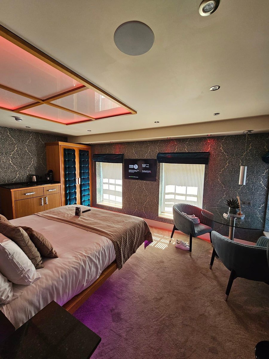 What a place! I’ve had the best time away celebrating our wedding anniversary thank you to everyone that wished us a lovely time away 😍 Thank you <a href="/longshlong501/">Mick Moore</a> for organizing it all I’m a lucky girl xxx