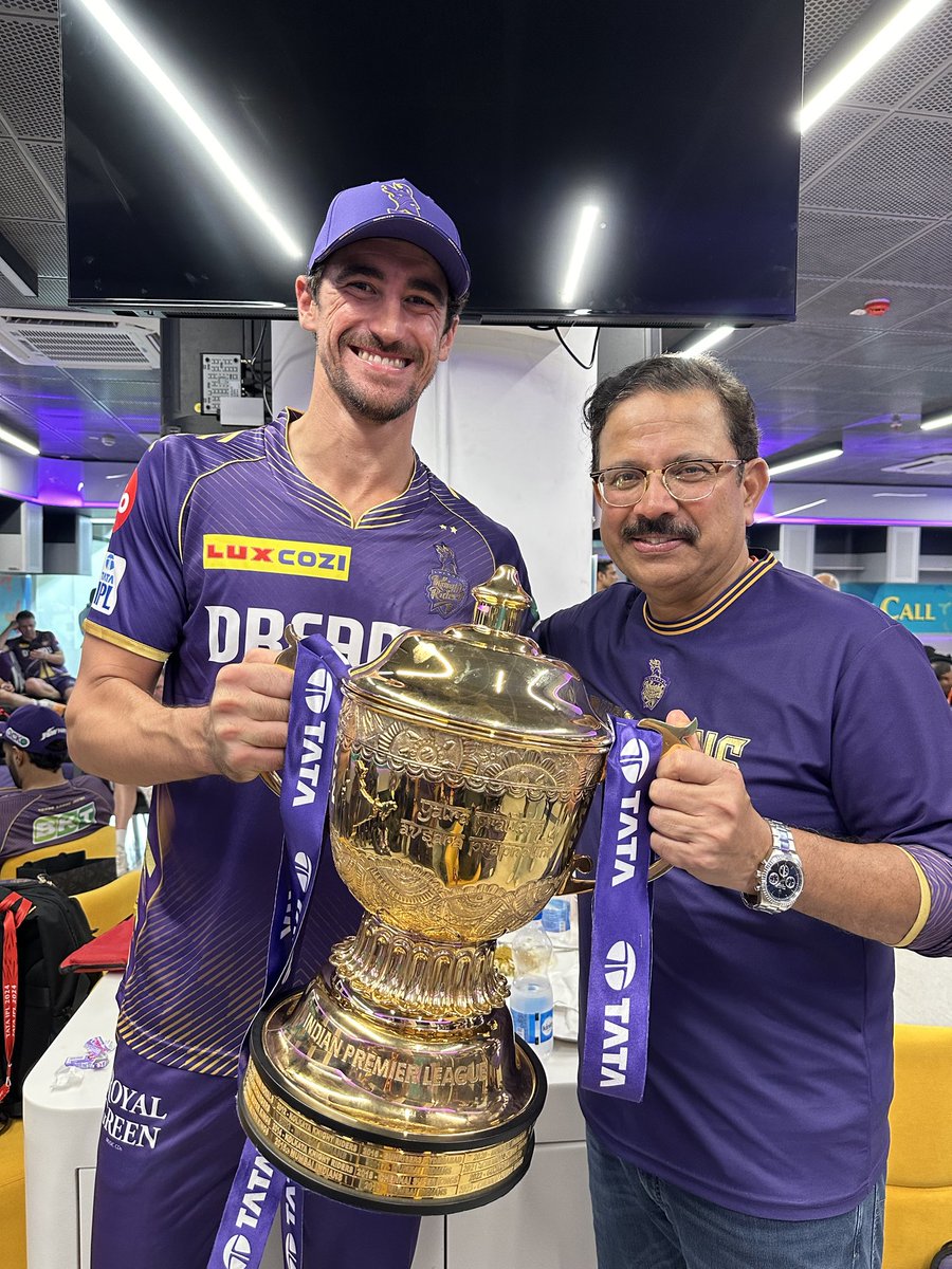 With the Star of the playoffs and final! ⁦@mstarc56⁩ ⁦@KKRiders⁩ ⁦@IPL⁩