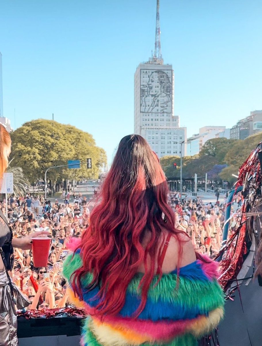pamelavi's tweet photo. “La palabra lesbicidio no está en la no sé cuánto de la Real Academia Española, pero está en la calle, en la vida real de mucha gente, de nuestros amigos, de nuestros amores. Es la vida de la gente que merece vivir en libertad, justamente” Lali ❤️🏳️‍🌈 https://t.co/3G2e2AuPyq