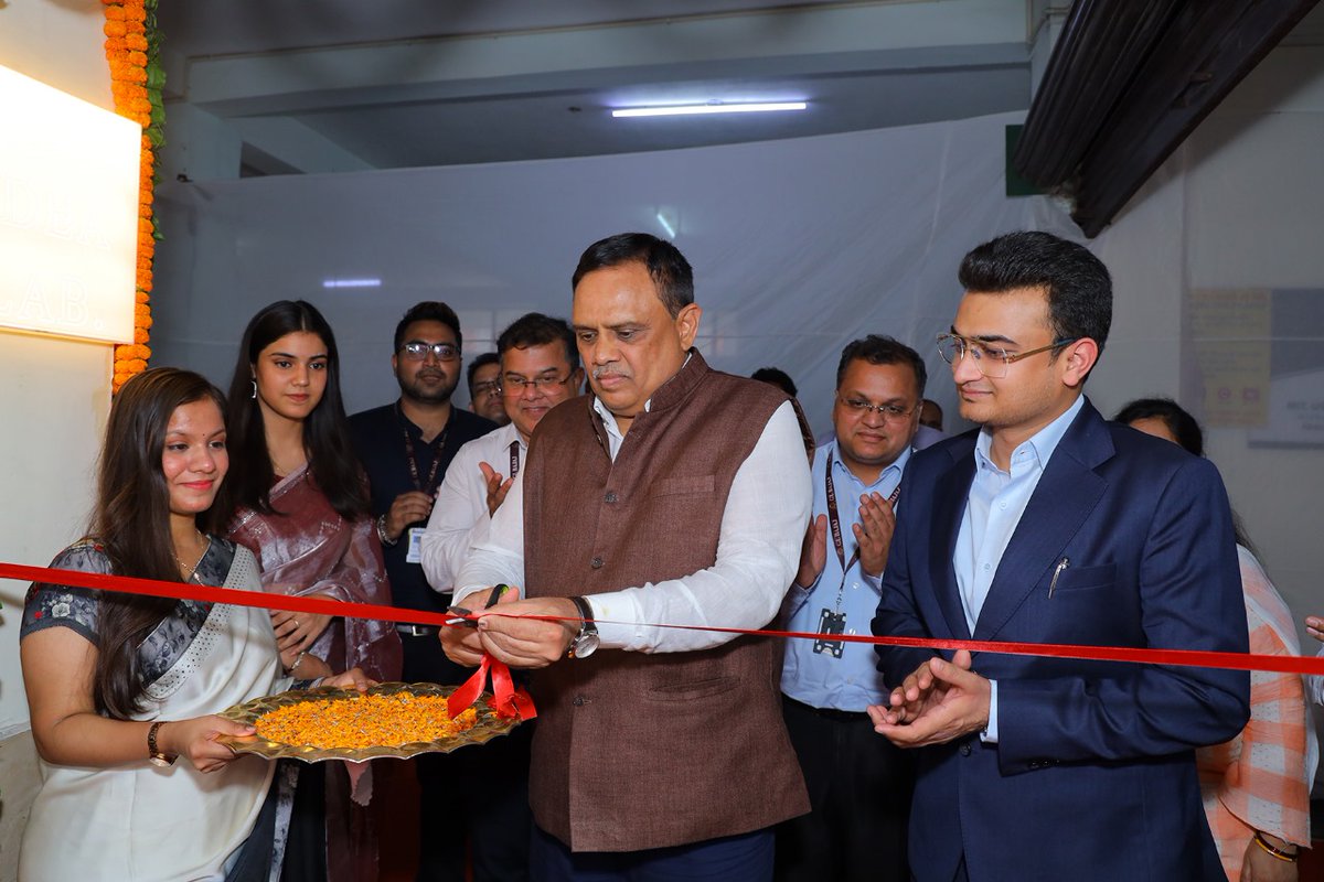 AICTE_INDIA's tweet photo. AICTE Chairman Prof. @sitharamtg inaugurated #AICTE IDEA LAB in the campus of GL Bajaj Institute of Technology & Management, Greater Noida, on 28 May, 2024.
#AICTEIdeaLab #Innovation #IDEALab #FutureSkills https://t.co/8WhpdlCRhP