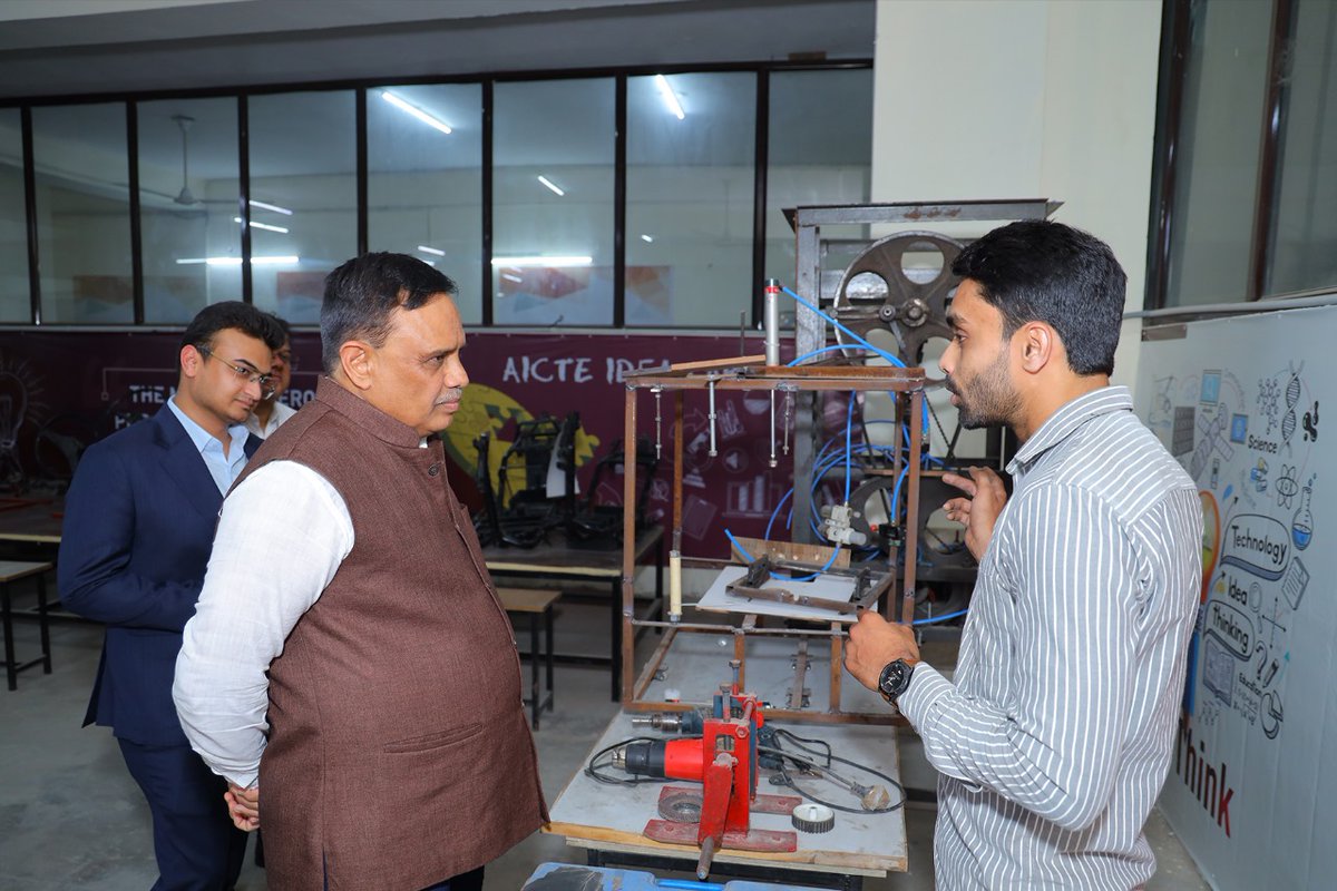 AICTE_INDIA's tweet photo. AICTE Chairman Prof. @sitharamtg inaugurated #AICTE IDEA LAB in the campus of GL Bajaj Institute of Technology & Management, Greater Noida, on 28 May, 2024.
#AICTEIdeaLab #Innovation #IDEALab #FutureSkills https://t.co/8WhpdlCRhP