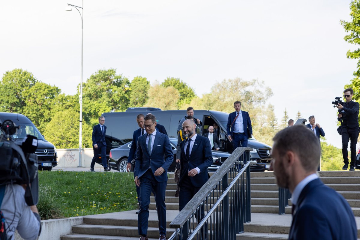UniTartuCS's tweet image. Today, we had the honour of hosting the President of 🇫🇮Finland, @alexstubb! At the #unitartudelta, representatives from the @unitartu, the City of Tartu, @CybExerTech, and Auve Tech presented their cooperation with each other.

#unitartucs