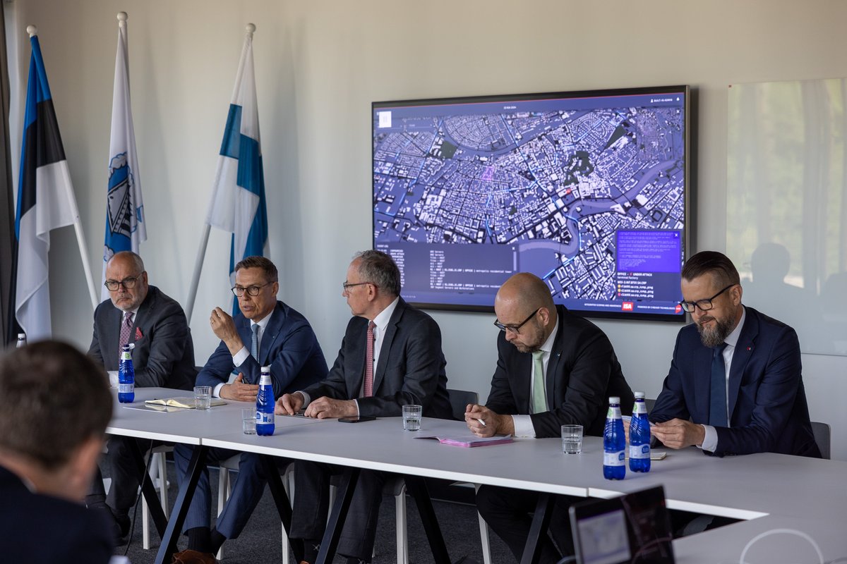 UniTartuCS's tweet image. Today, we had the honour of hosting the President of 🇫🇮Finland, @alexstubb! At the #unitartudelta, representatives from the @unitartu, the City of Tartu, @CybExerTech, and Auve Tech presented their cooperation with each other.

#unitartucs