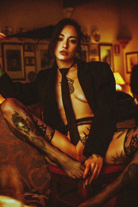 This classy bitch it's choosing you! https://t.co/j5CdeW1pM5