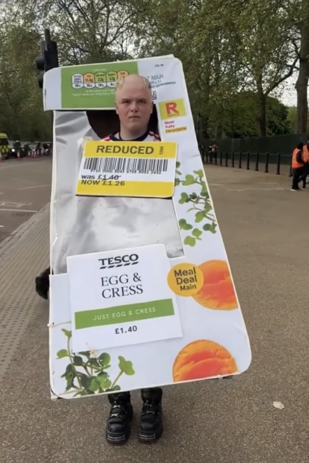 No Context Brits tweet media