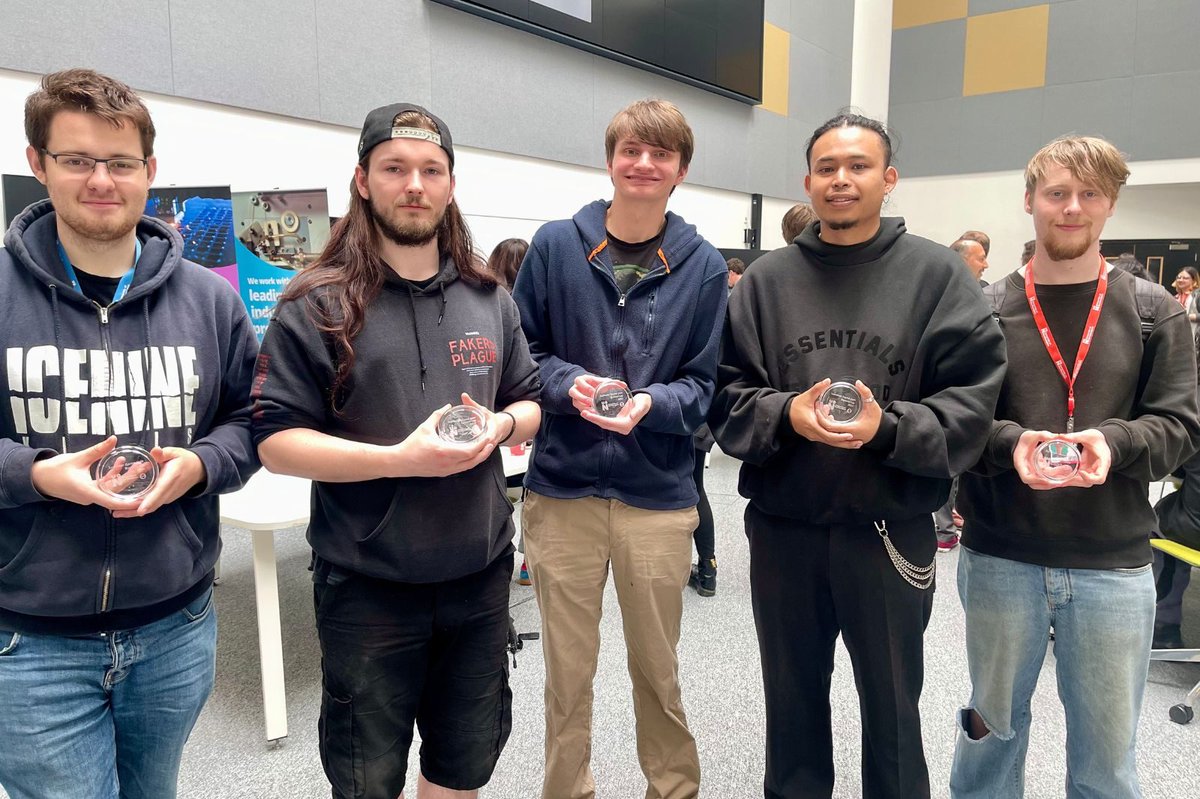 UniNhantsNews's tweet photo. Last week, #Games students were given just three days to design and develop a game from scratch that could be played using a retro #UON games arcade machine.
Find out how they did. 🎮⬇️
https://t.co/eQnS5DAoOL
#games #gaming #gamesart #gamesdesign #gamesprogramming https://t.co/XdBAOyltFl
