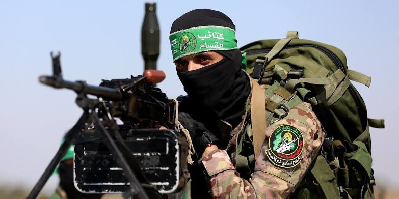 🚨BREAKING - Martyr Izz El-Din Al-Qassam Brigades: 
—
“Yesterday, Al-Qassam fighters successfully carried out a complex operation after luring a zionist force into an ambush near Al-Shouka School, east of Rafah. They detonated a Ra'adiya explosive device, killing 4 of its members