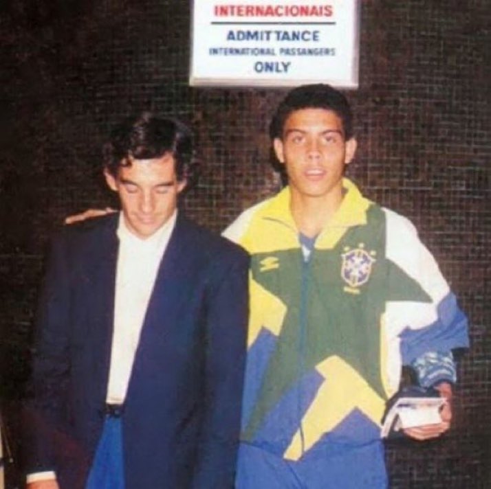 Ayrton Senna e o jovem Ronaldo Fenômeno em 1993.

Nostálgico!