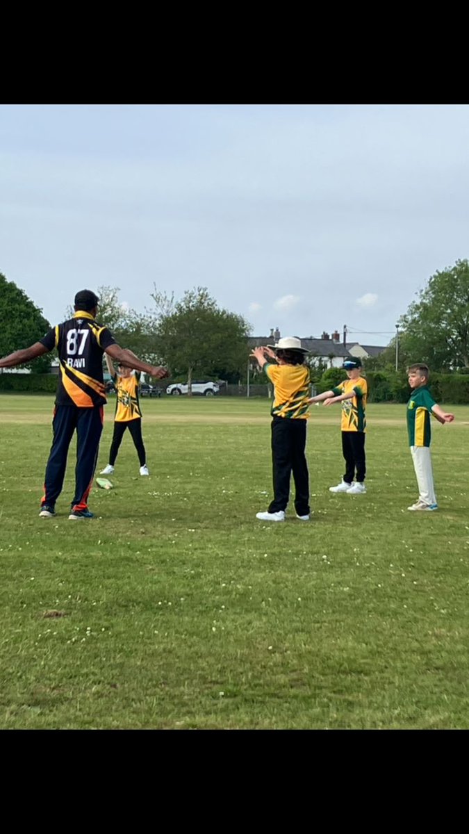 Grampound Road U11 faced @StAustellCC at The Road.

Bowling first The Roadies took 5 wickets - earning 25 bonus runs. St Austell hit 51. 

St Austell also took 5 wickets, taking their total to 76, but we took victory with 100 runs from 16 overs! 

#upTheRoadies #TakeMeHome 💚.