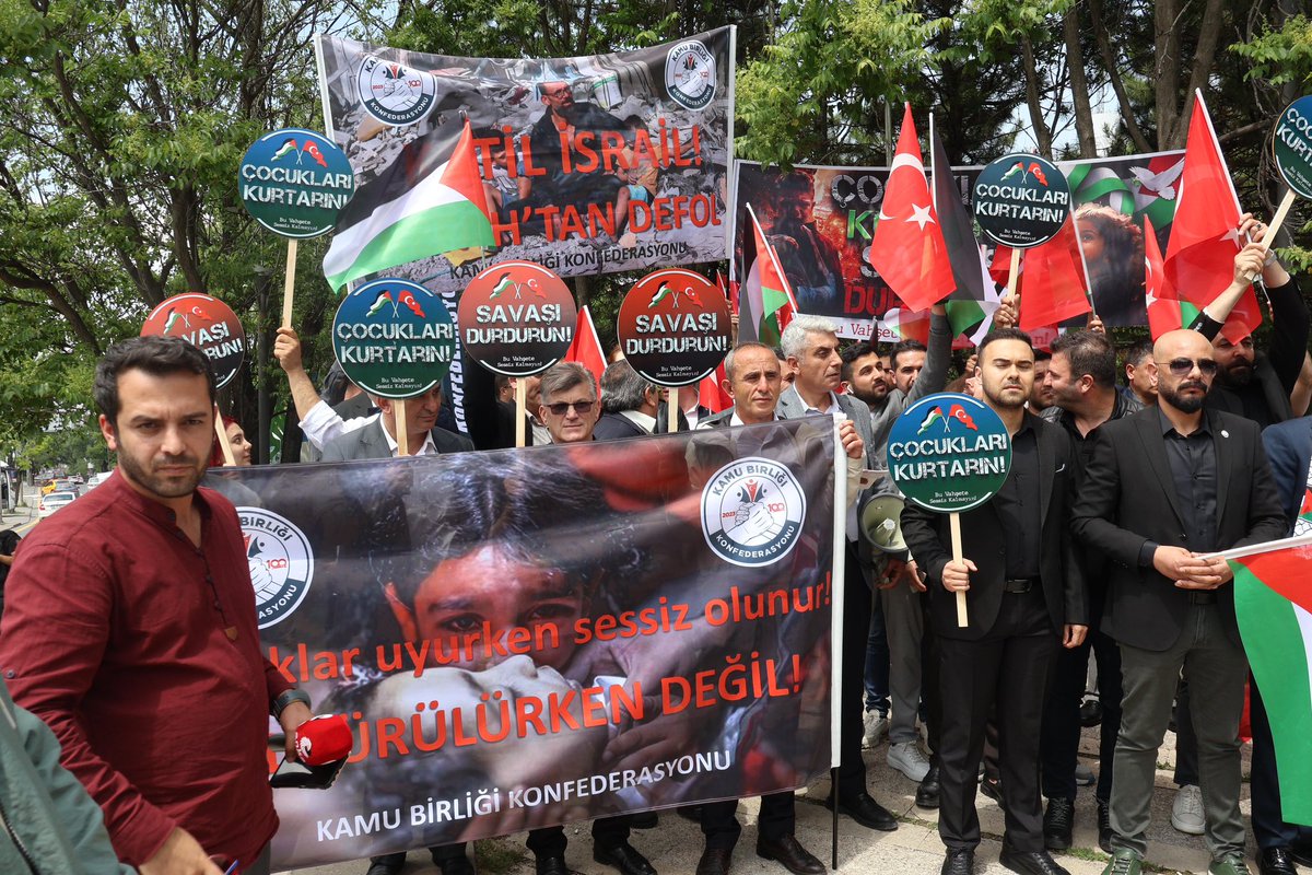 Kamu Birliği Konfederasyonu olarak; ▪️Rafah başta olmak üzere Filistin topraklarında müslüman kardeşlemize karşı yapılan “Soykırımı” Ankara’da bulunan İsrail büyükelçiliği önünde basın açıklaması yaparak protesto ettik. Zulme sessiz kalmayacak, Filistin halkının ve din