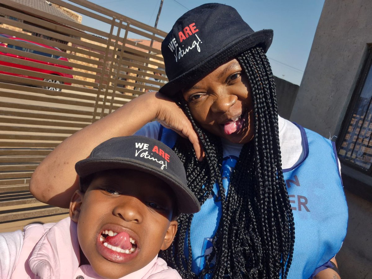 leebucketlist's tweet photo. She’s happy that we cast our votes; she believes we voted for her political party, which I will not mention. To make her happy, I pretended to listen to her.#WeAreVoting #ElectionDay #Each1Take1 https://t.co/I9rO5WLiqG