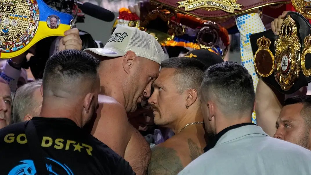 The rematch between Ukrainian heavyweight champion Oleksandr Usyk and Briton Tyson Fury will take place on December 21, announced the head of the Saudi Arabian General Entertainment Authority, Turki Alalshikh. The bout is scheduled to take place in Riyadh once again.