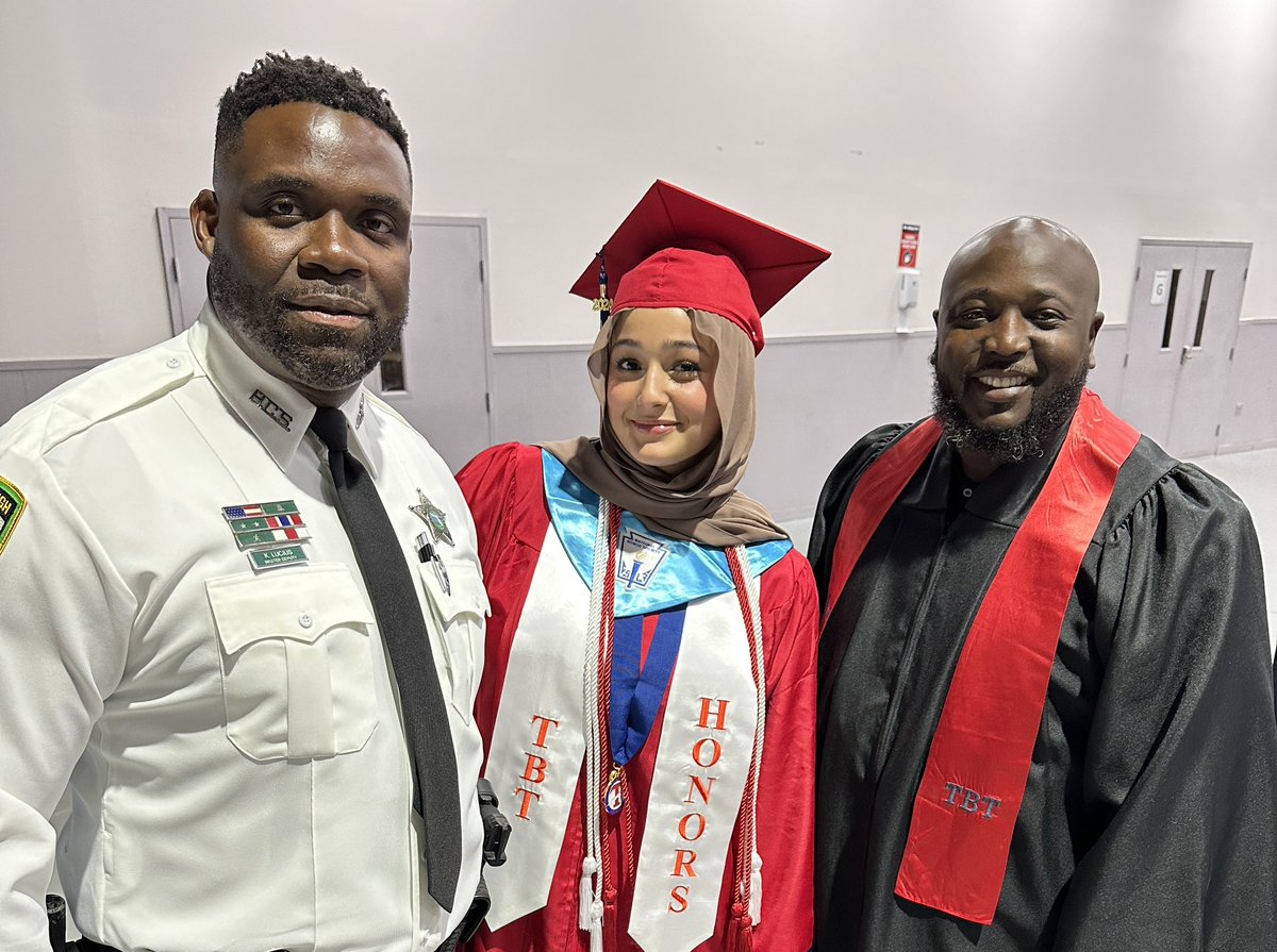 HillsboroughSch's tweet image. Saving some of the best for last! This morning, our commencement ceremonies kickoff with @myTBThs!
Let’s go, Titans! #TechTechTech 
Watch live at 8:30 a.m. at hillsboroughschools.tv