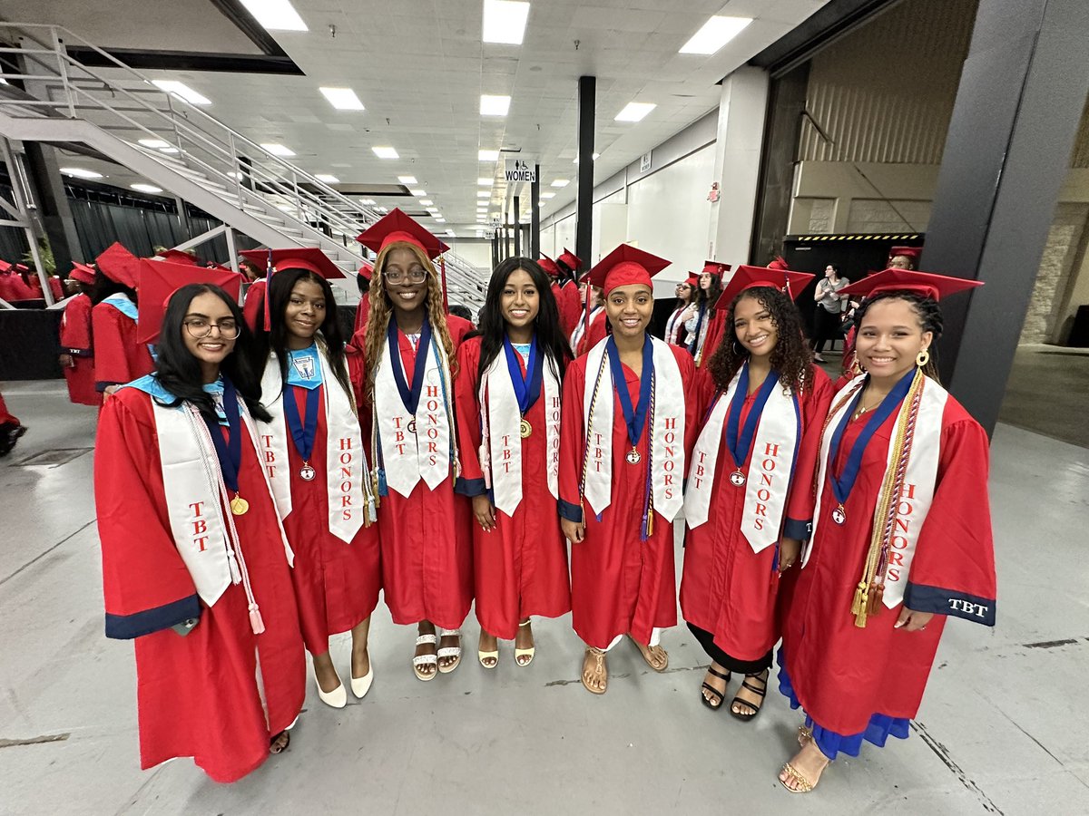 HillsboroughSch's tweet image. Saving some of the best for last! This morning, our commencement ceremonies kickoff with @myTBThs!
Let’s go, Titans! #TechTechTech 
Watch live at 8:30 a.m. at hillsboroughschools.tv